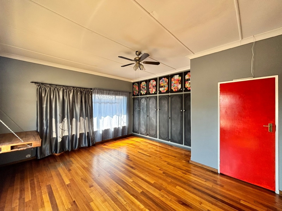 5 Bedroom Property for Sale in Parys Free State